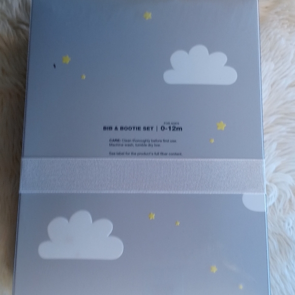 Giraffe Bib & Bootie Set 0-12m - Picture 3 of 3